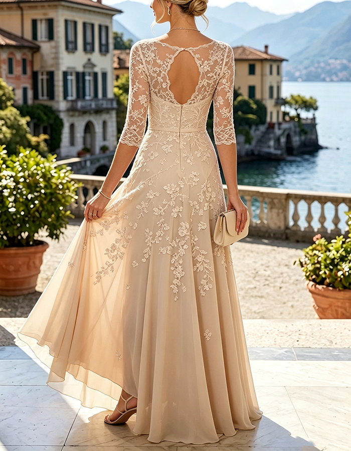 Champagnerfarbenes Chiffon-Maxikleid in Meerjungfrauen-Silhouette mit dreiviertellangen Ärmeln und floraler Spitzenapplikation