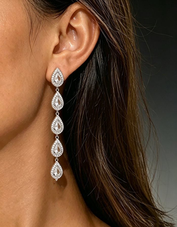 Longues boucles d’oreilles pendantes en halo avec plusieurs gouttes en forme de larme