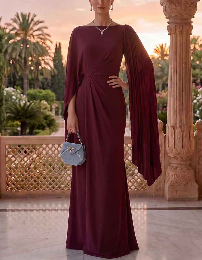 Vestido maxi de chiffon com decote barco, cintura torcida, drapeado e mangas-capa esvoaçantes