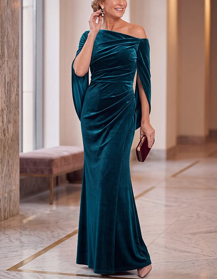 Vestido maxi verde-caçador de veludo, de um ombro só, com drapeado e manga esvoaçante