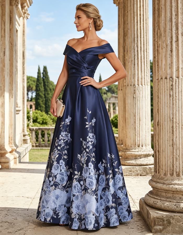 Vestido de noite comprido azul-marinho acetinado, com ombros descobertos e estampado floral em aguarela