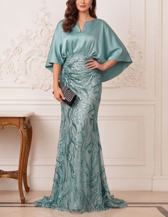 Vestido maxi azul-aqua acetinado com mangas tipo xaile e lantejoulas