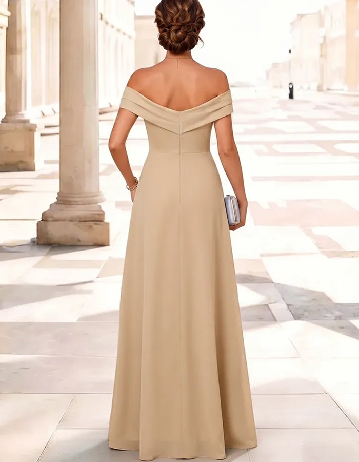 Robe longue champagne en mousseline, épaules dénudées, ornée de fleurs colorées en 3D
