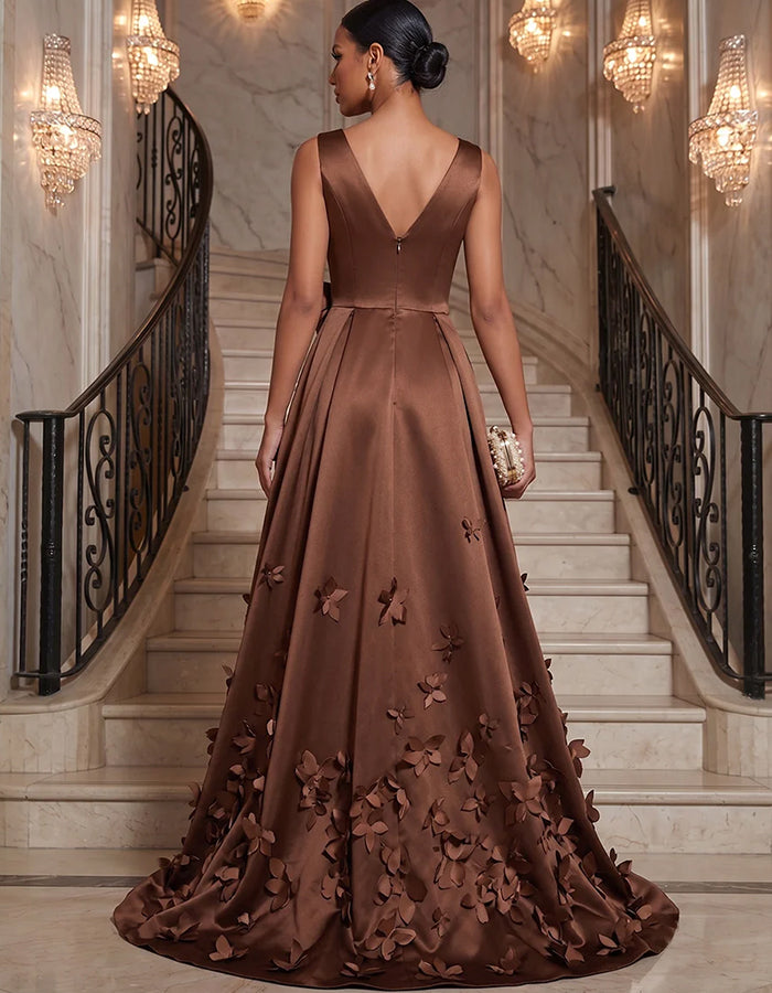Robe longue trapèze sans manches en satin à col en V et appliqués floraux en 3D