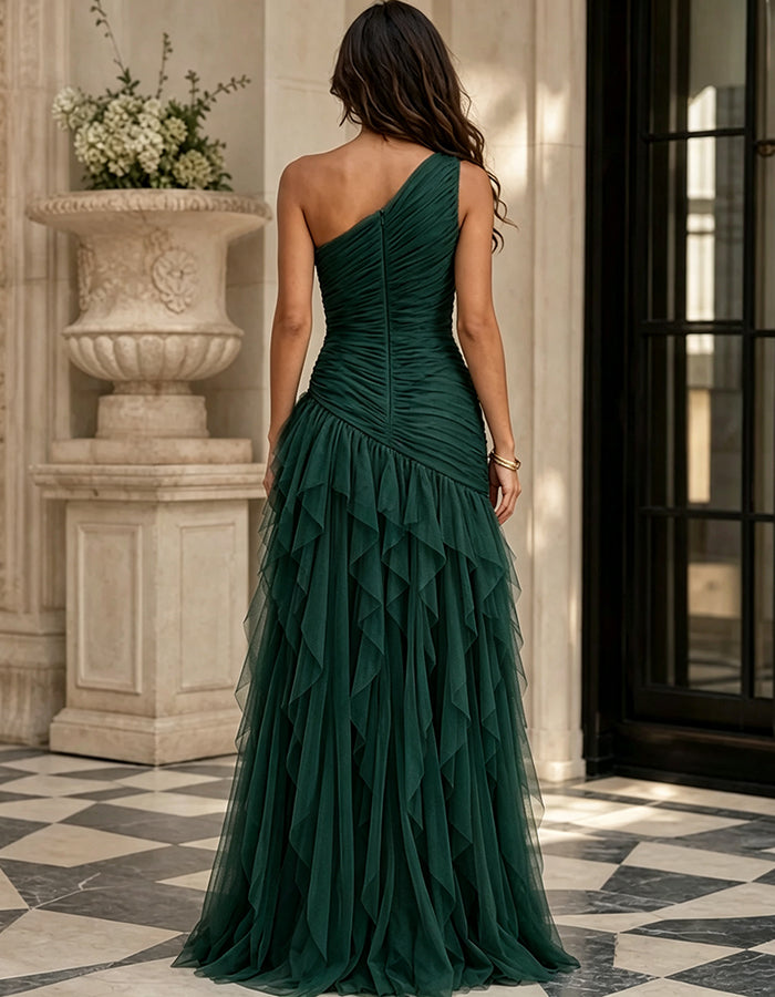 Vestido largo de tul con un hombro, fruncido, asimétrico y con volantes