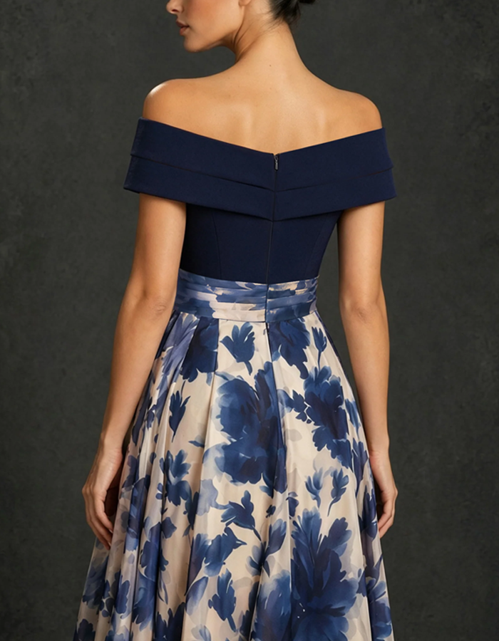 Abito lungo in chiffon con stampa floreale, scollo alla spalle, linea ad A e lunghezza fino al pavimento