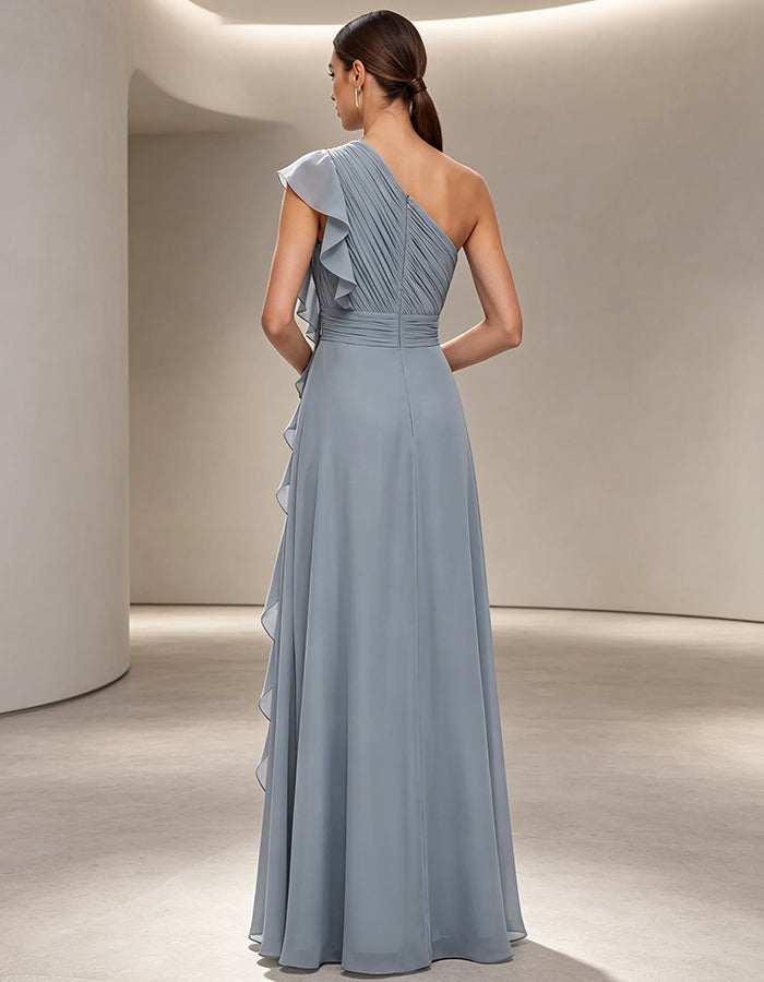 Abito lungo in chiffon con volant, monospalla e ampio spacco laterale