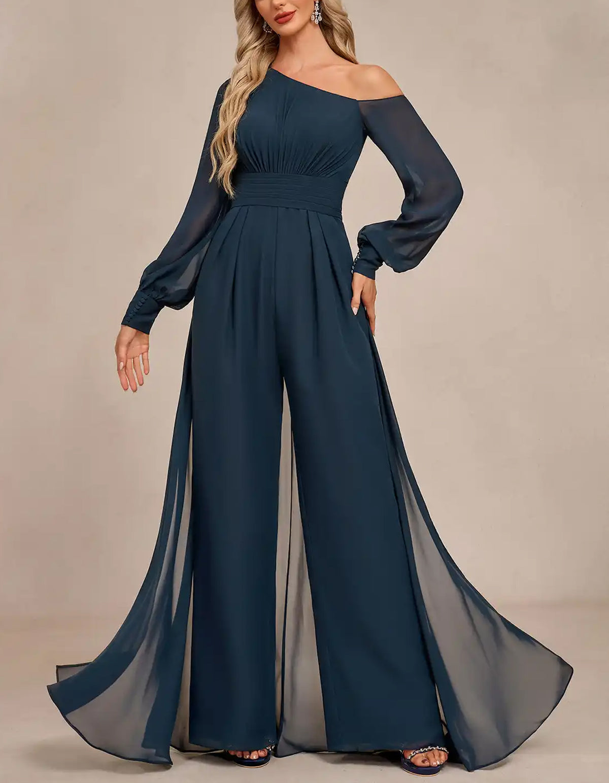 Macacão azul-escuro de chiffon de um ombro