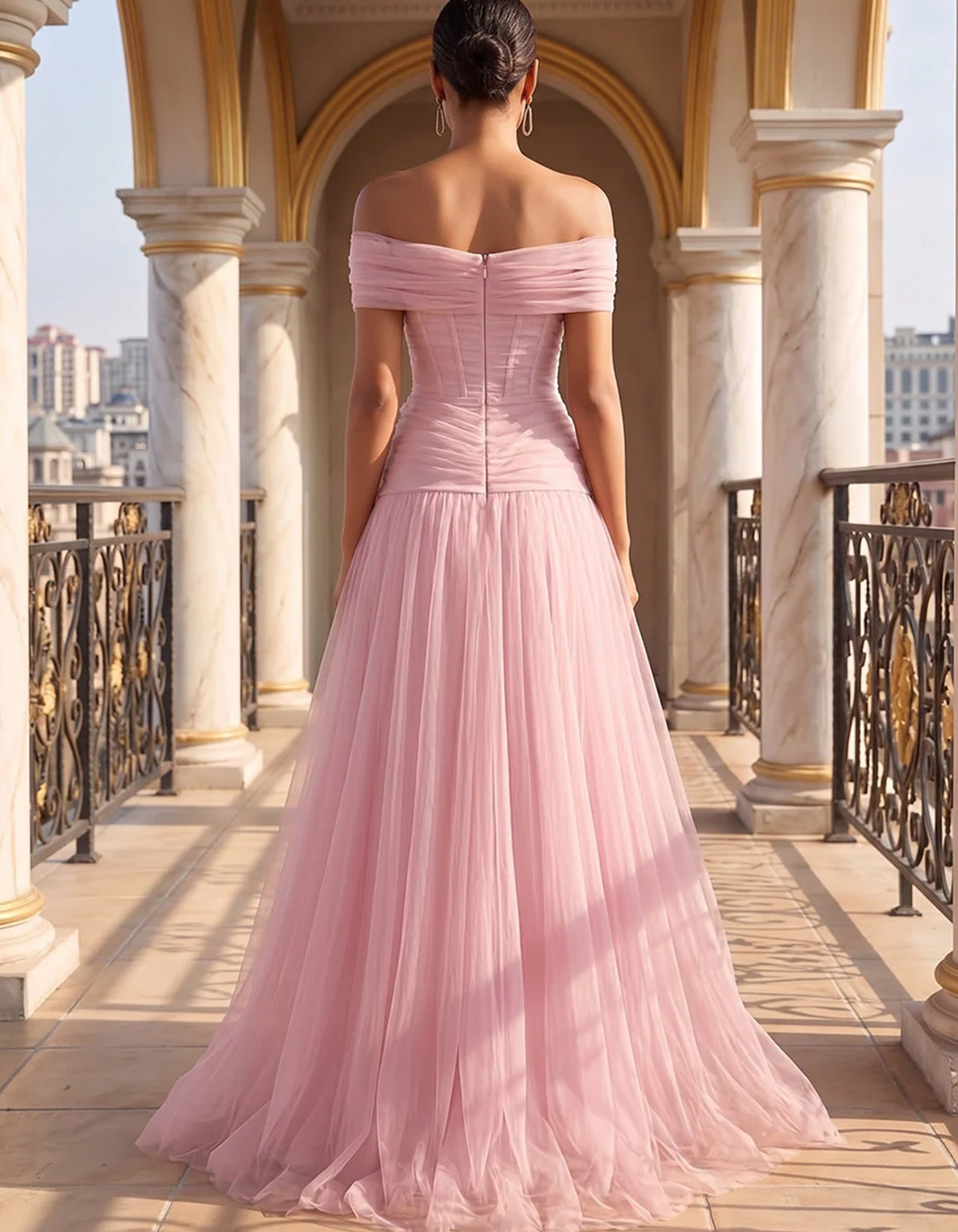 Abito lungo svasato con spalle scoperte, fiori 3D e tulle