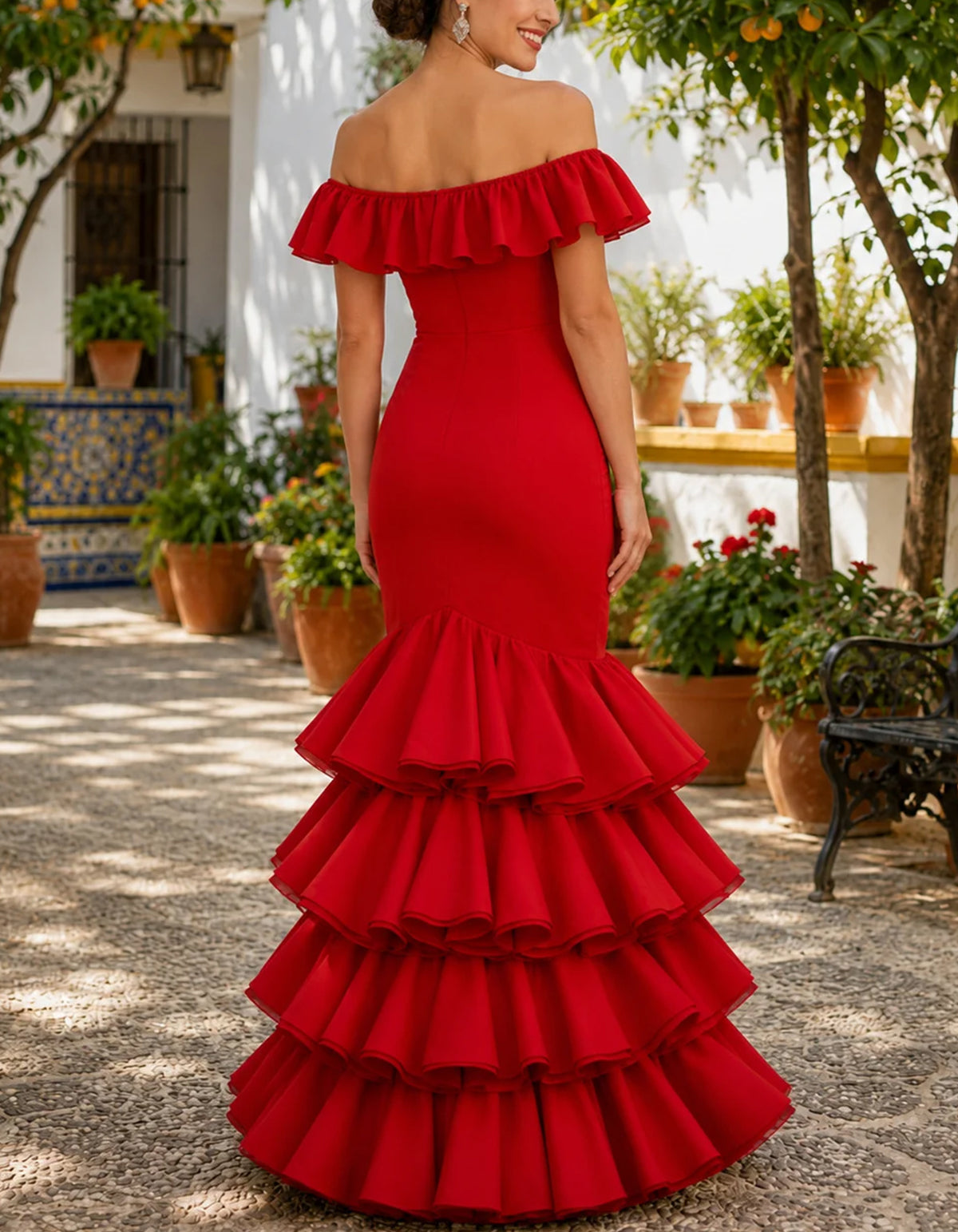 Schulterfreies Maxi-Kleid mit Rüschen-Ausschnitt und mehreren Rüschenschichten