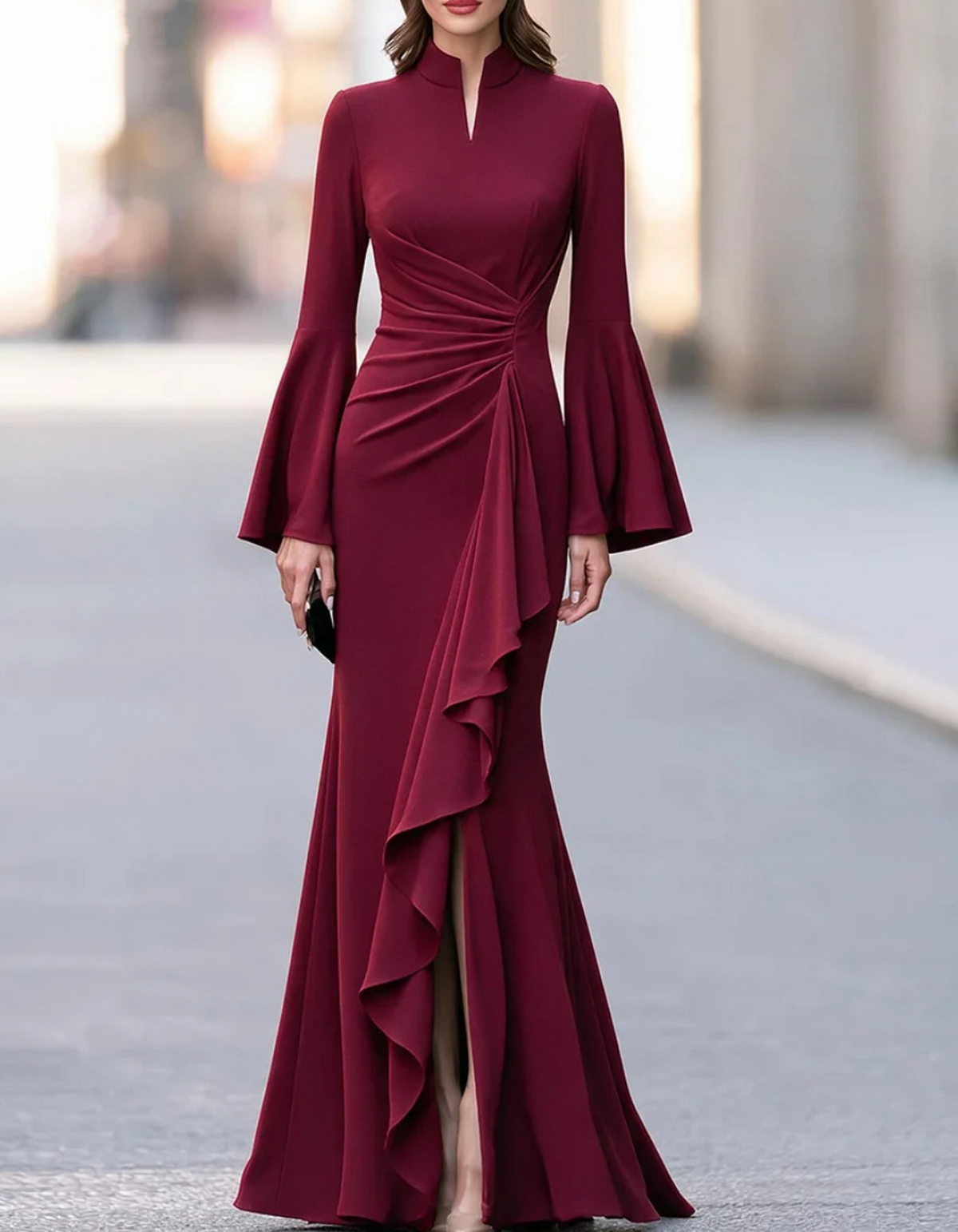 Vestido largo con cuello alto, cuello mao y mangas acampanadas largas