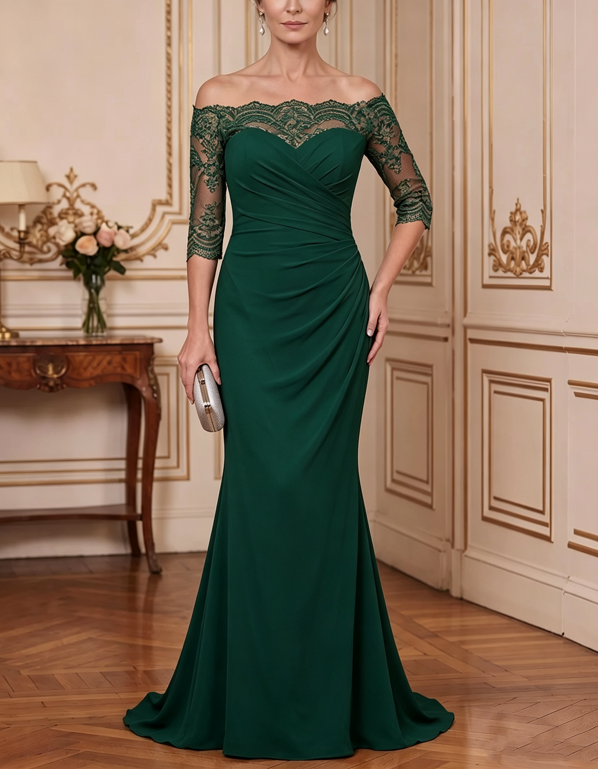 Vestido largo de gasa y encaje color champán, con hombros descubiertos