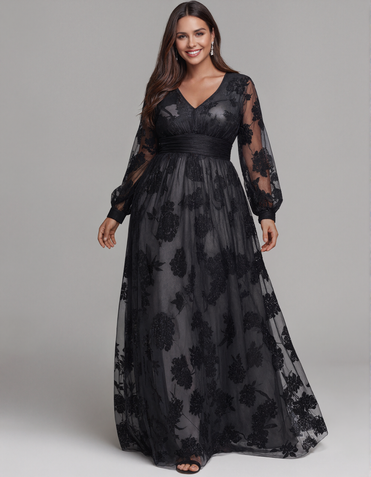 Vestido maxi preto de renda floral com decote em V