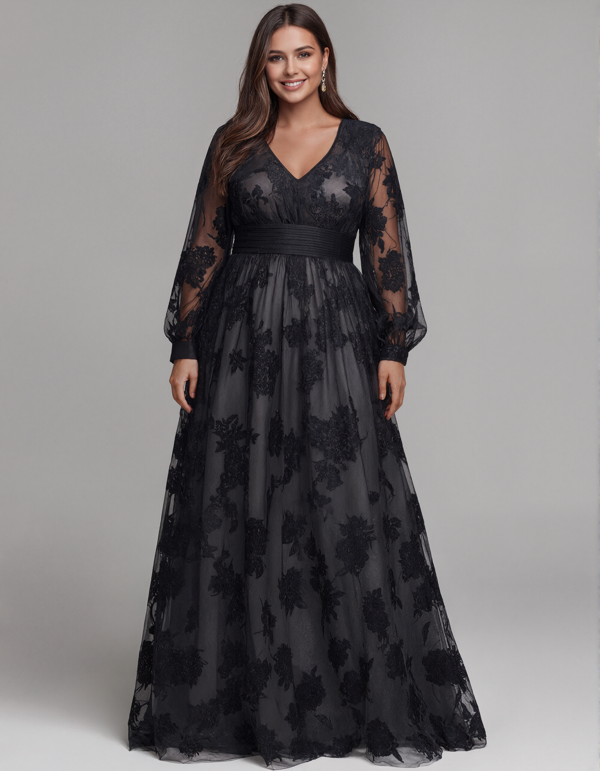 Vestido maxi preto de renda floral com decote em V