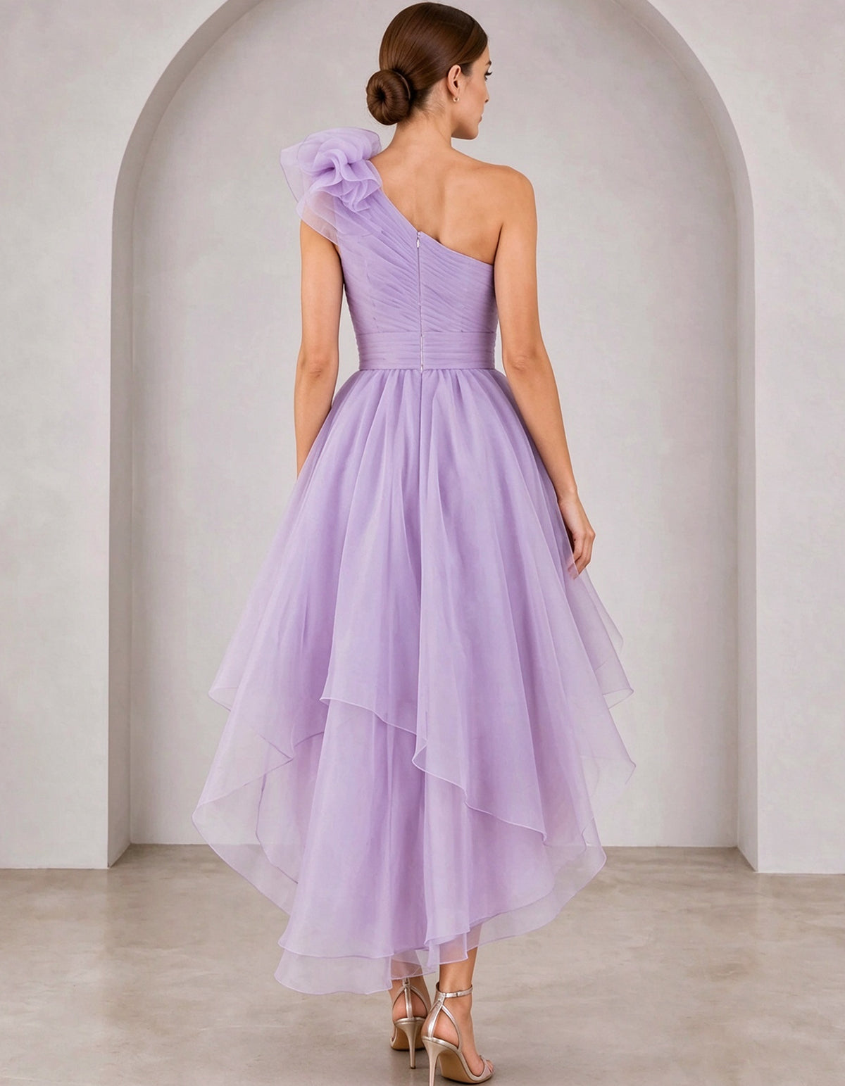 Robe longue maxi en organza à une épaule, grande fleur à volants et ourlet asymétrique