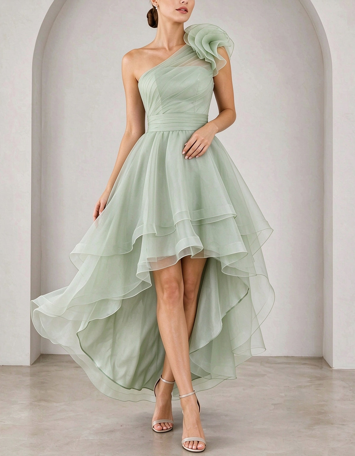 Robe longue maxi en organza à une épaule, grande fleur à volants et ourlet asymétrique