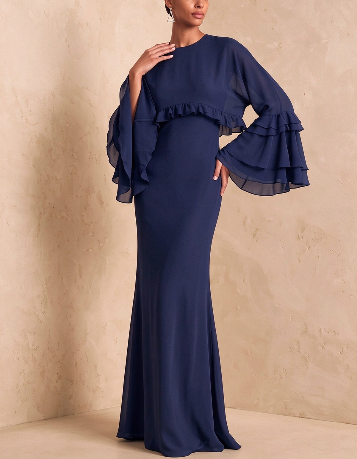 Vestido largo maxi de gasa con cuello redondo, volantes en varias capas y mangas acampanadas