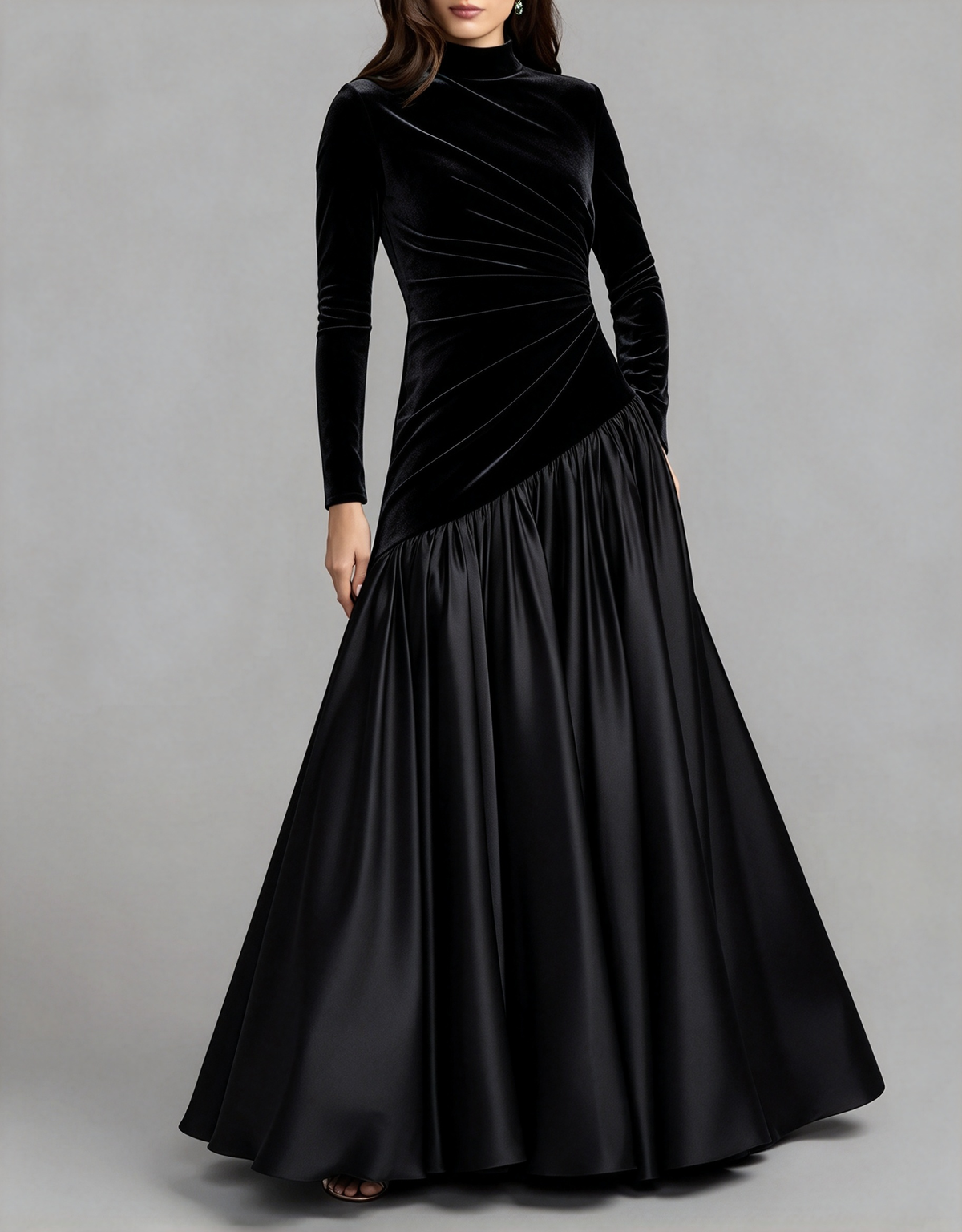 Vestido maxi em veludo acetinado, de corte em A, com gola subida e mangas compridas
