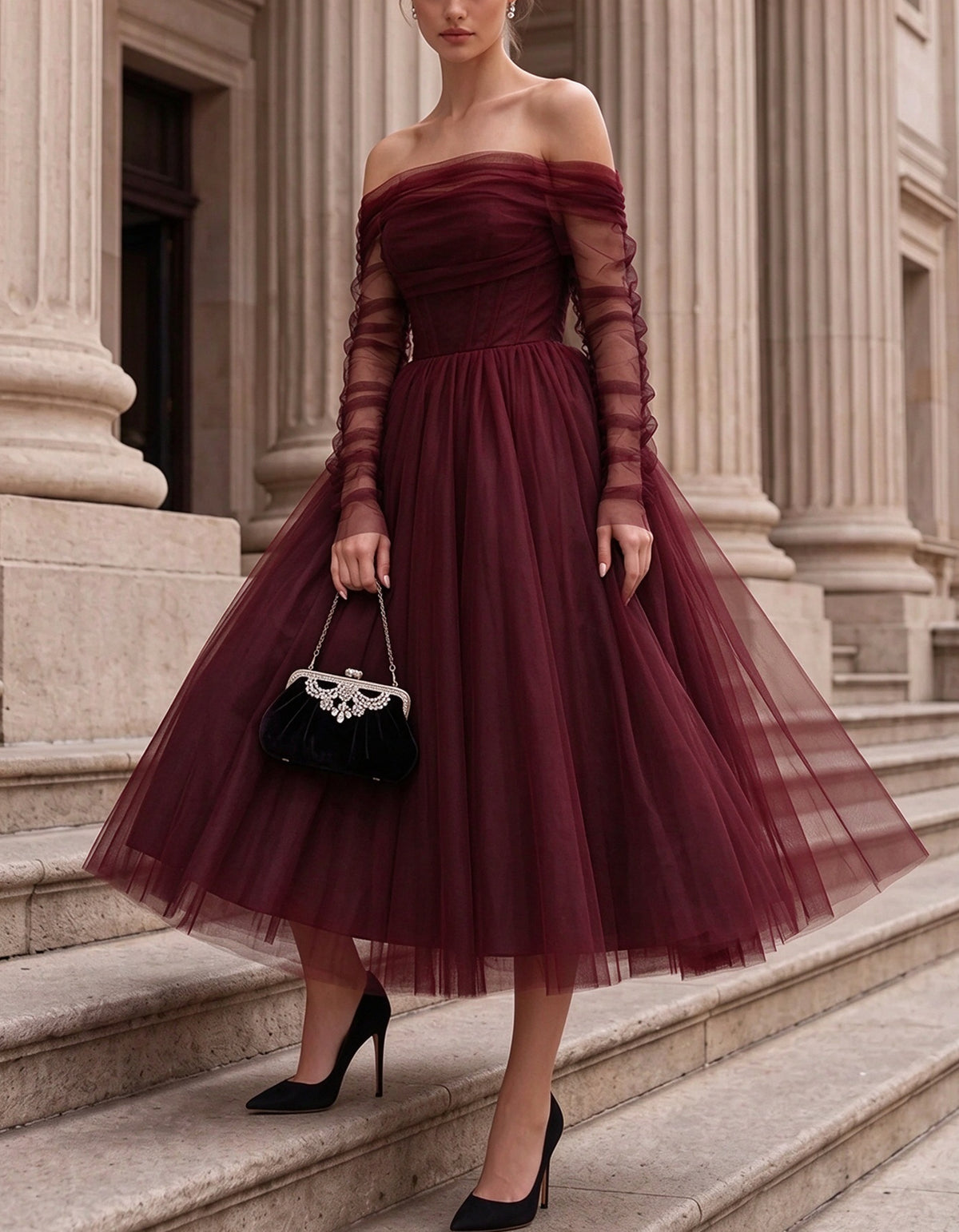 Vestido midi de tul con hombros descubiertos, fruncido, transparencia y mangas largas