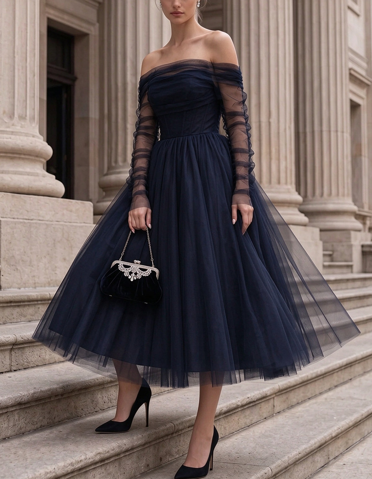 Vestido midi de tul con hombros descubiertos, fruncido, transparencia y mangas largas