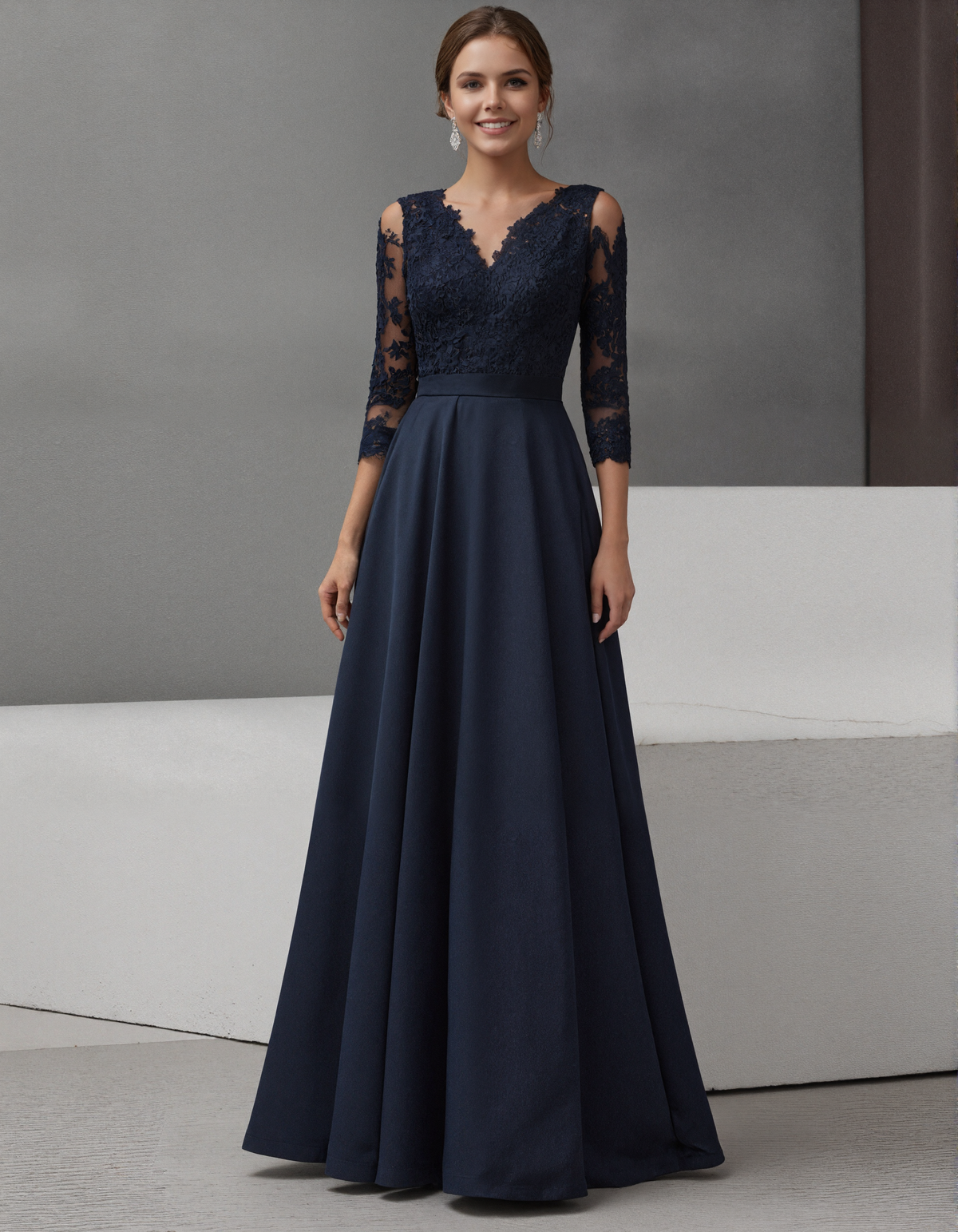 Dunkelblaues A-Linien-Maxikleid aus Spitze und Chiffon