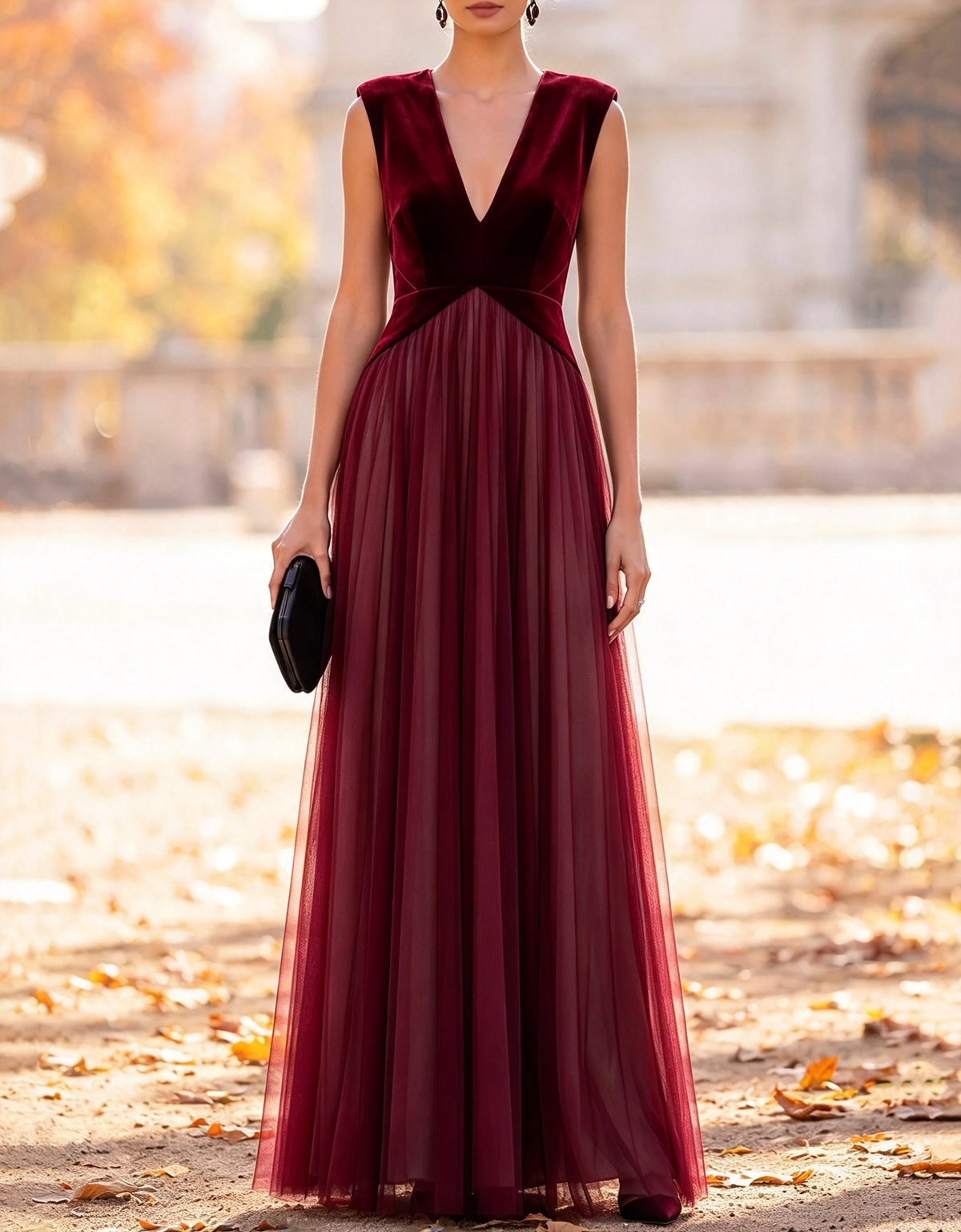 Vestido de noche largo evasé de terciopelo y tul, sin mangas y con cuello en V