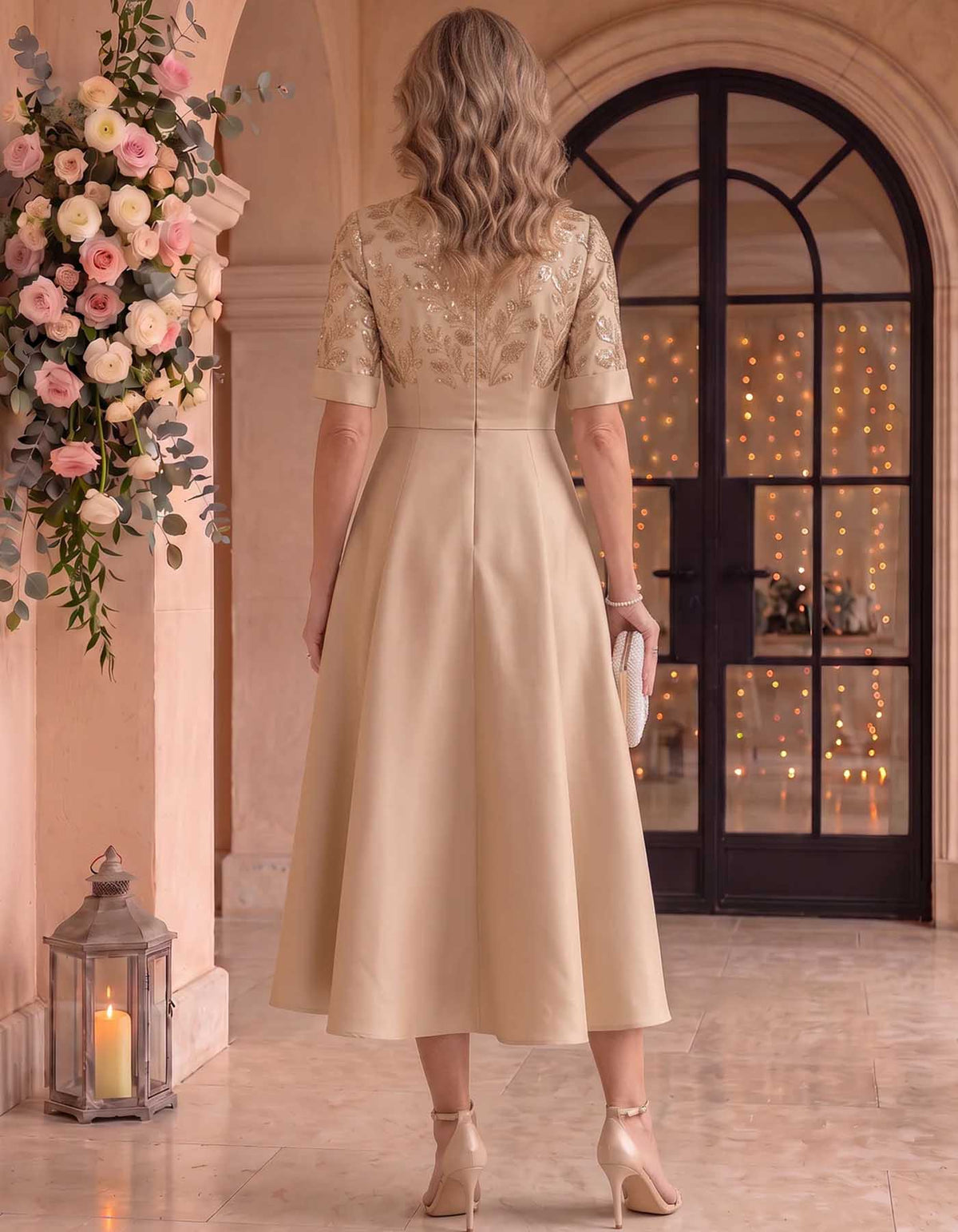 Champagnerfarbenes Satin-Midikleid mit Rundhalsausschnitt, kurzen Ärmeln und Blatt-Pailletten