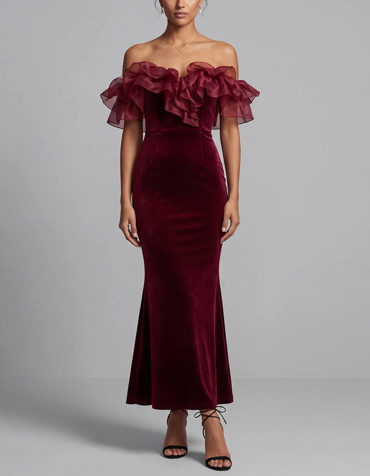 Vestido midi de terciopelo burdeos con hombros descubiertos