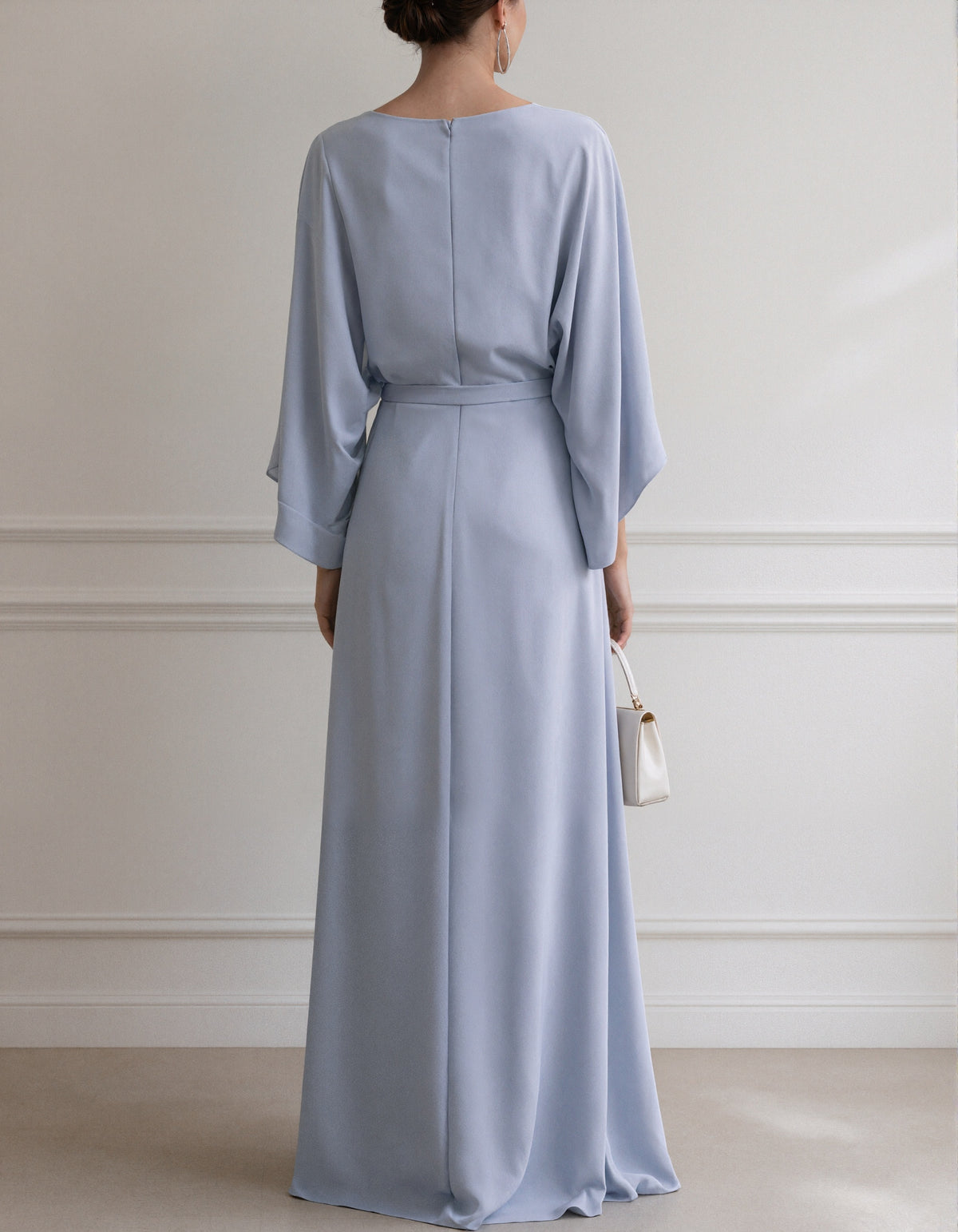 Robe longue unie à encolure bateau et manches chauve-souris