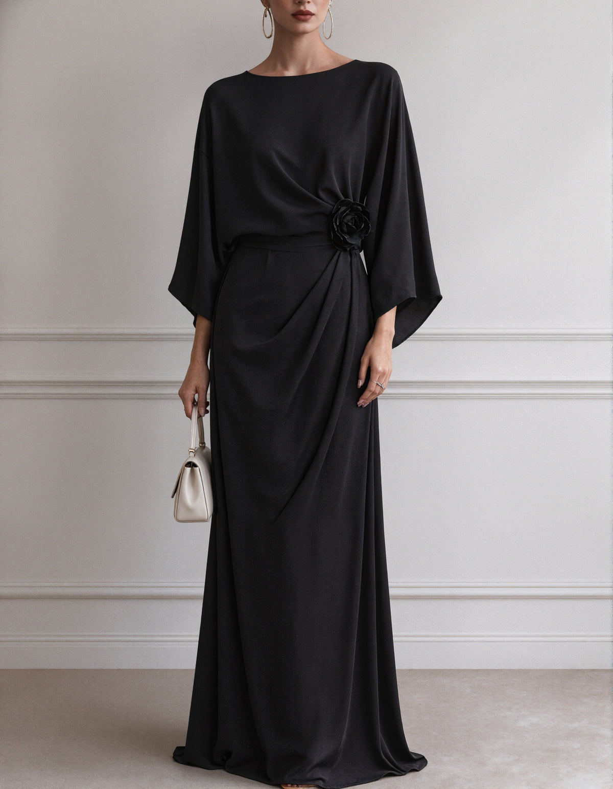 Robe longue unie à encolure bateau et manches chauve-souris