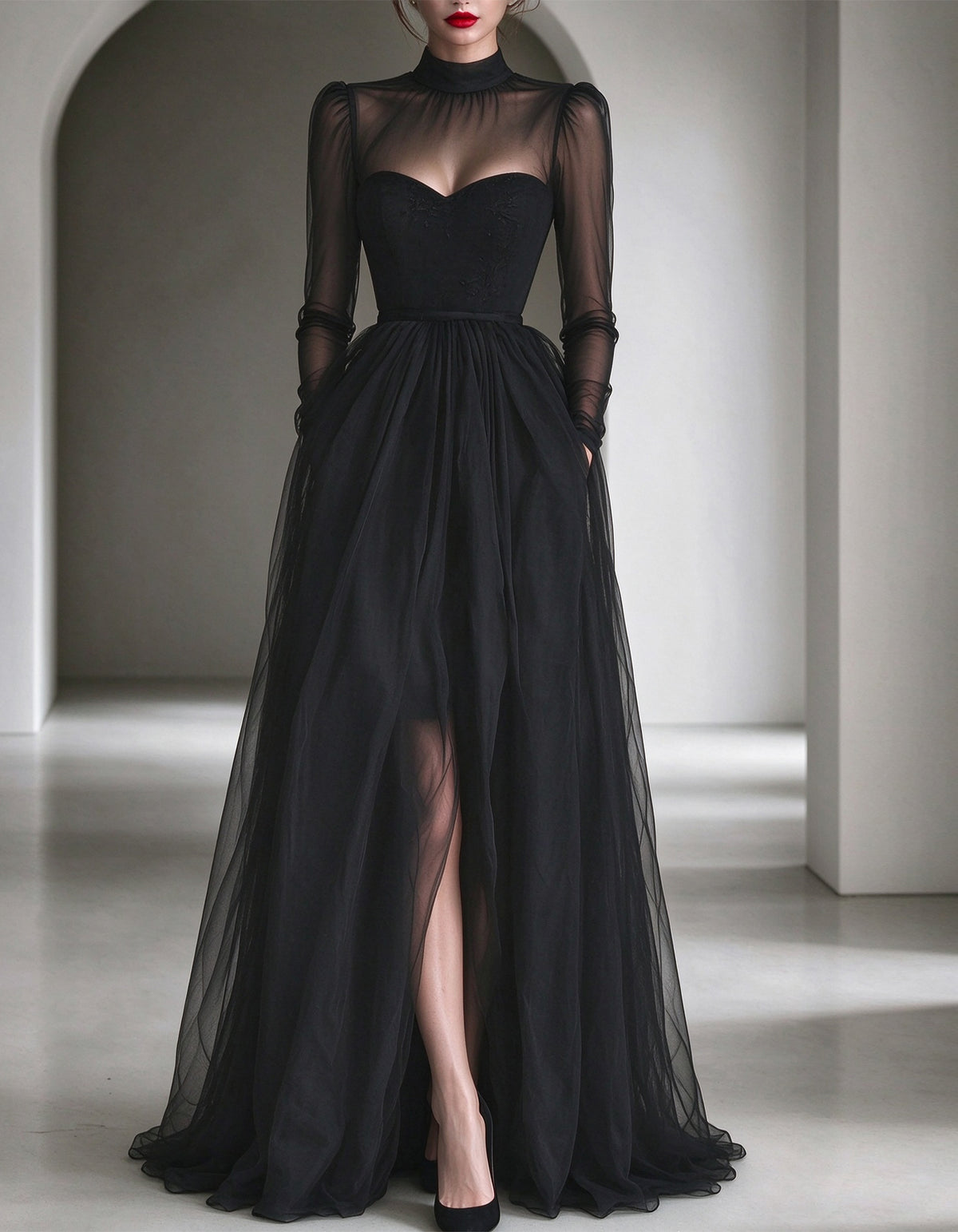 Robe longue trapèze noire en tulle transparent