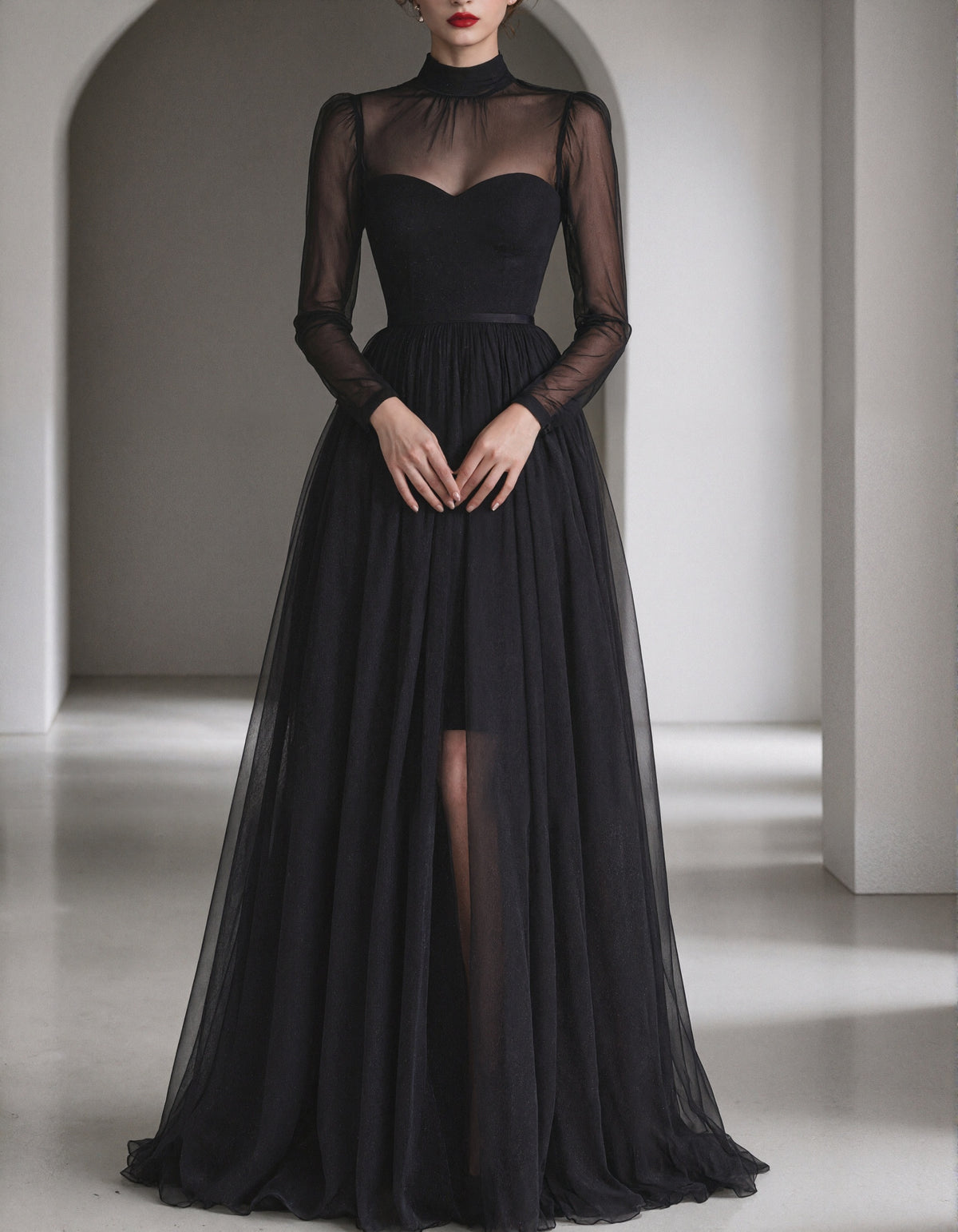 Robe longue trapèze noire en tulle transparent