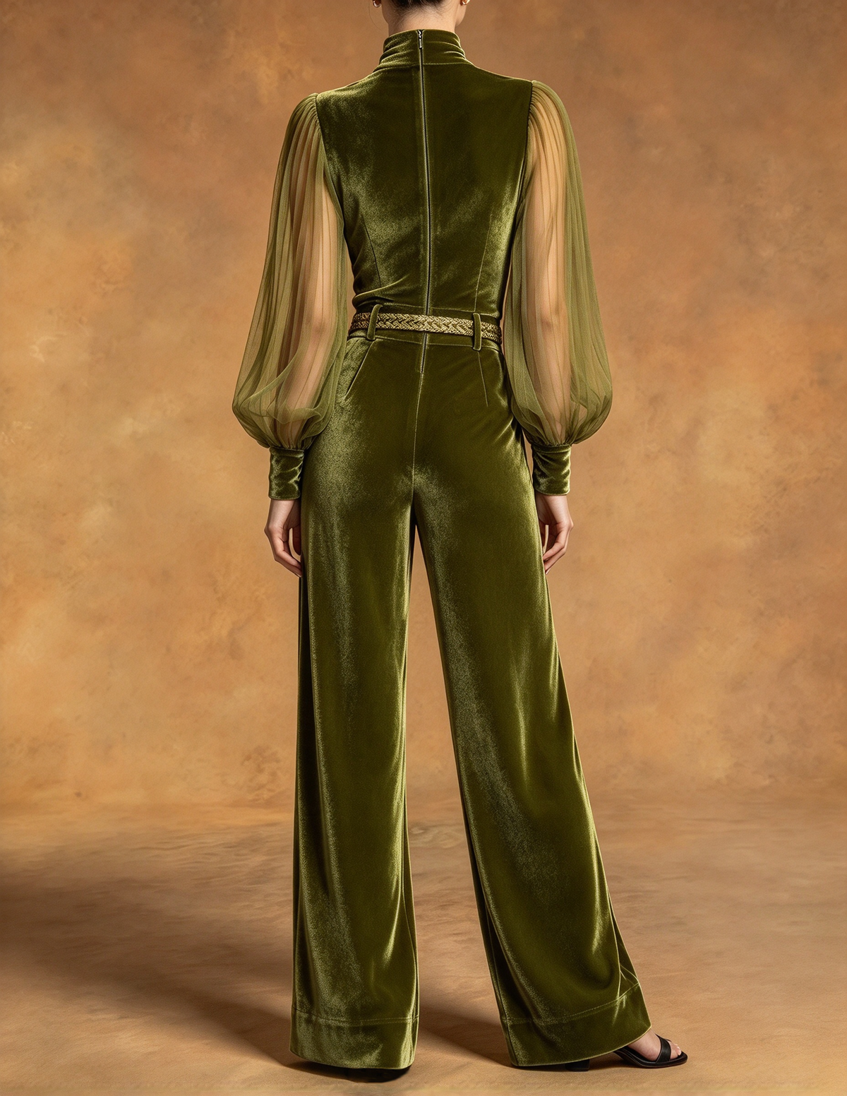 Festjumpsuit med polokrage, chiffongärmar med puff och vida ben