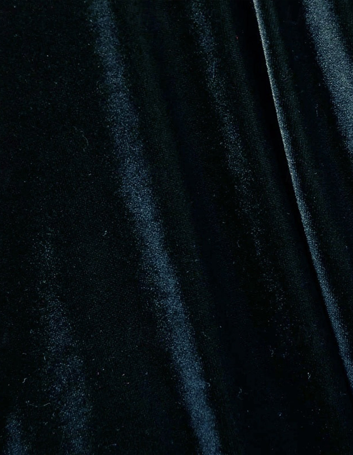 فستان ماكسي من المخمل بلون موحد، بياقة قارب وأكمام كاب