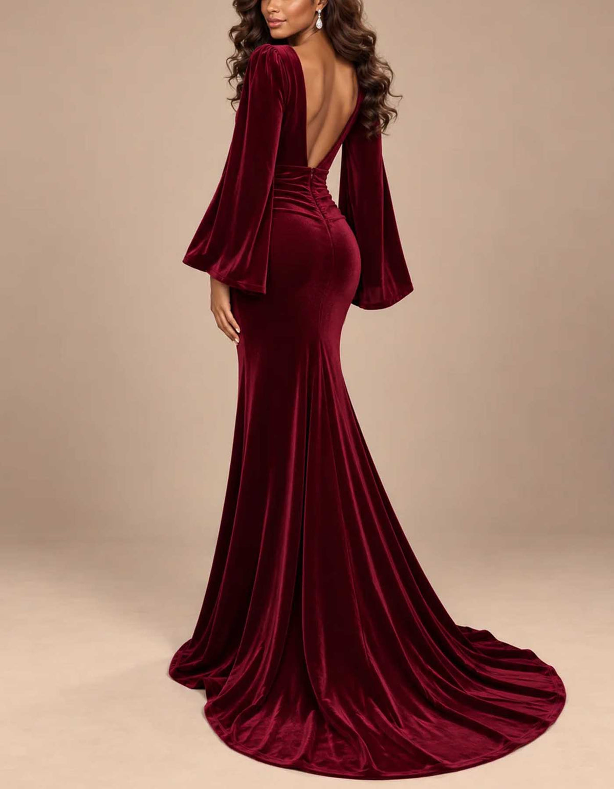 Vestido maxi burdeos de terciopelo, con escote en V pronunciado, mangas acampanadas y corte de sirena