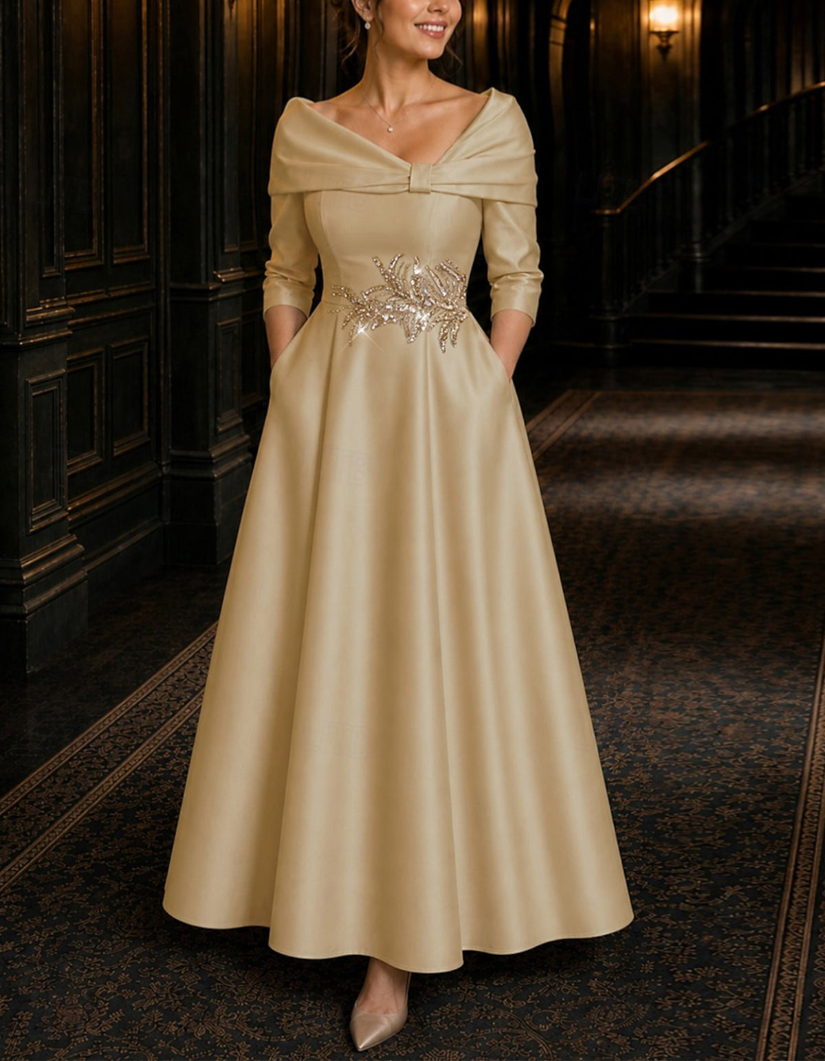 Einfarbiges schulterfreies Maxikleid aus Satin