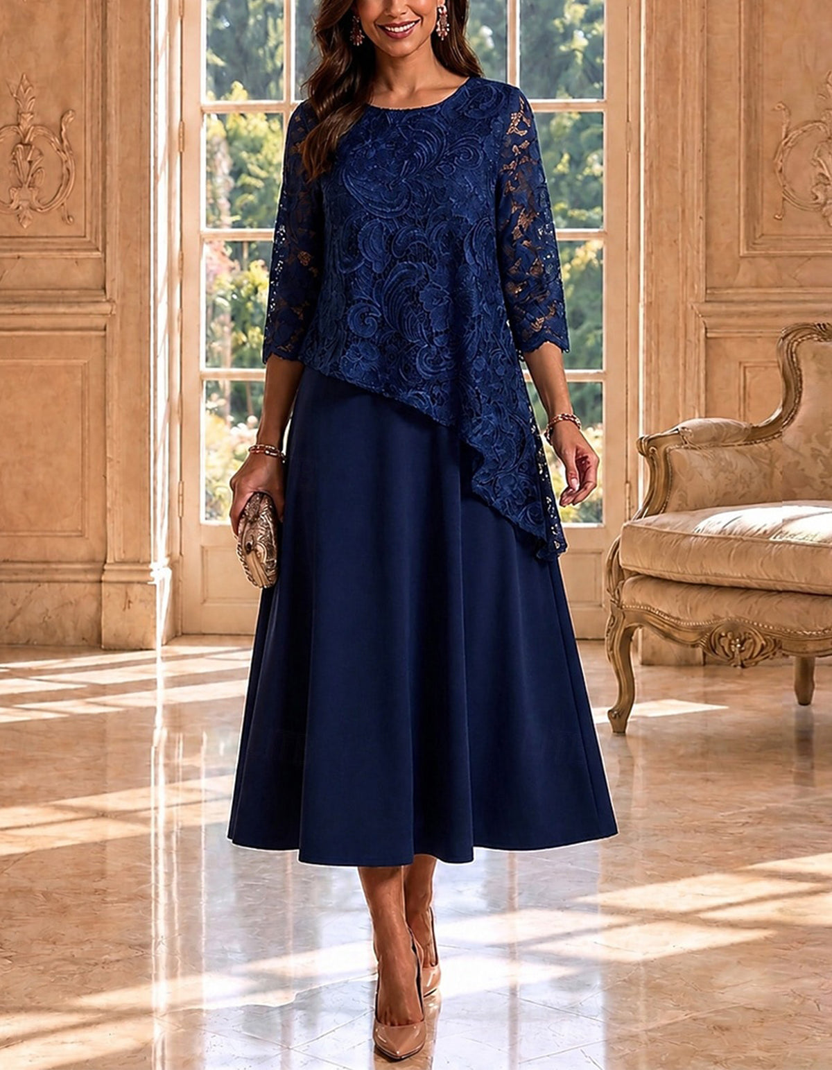 Midikleid aus marineblauem Chiffon mit Spitze und Lagenlook