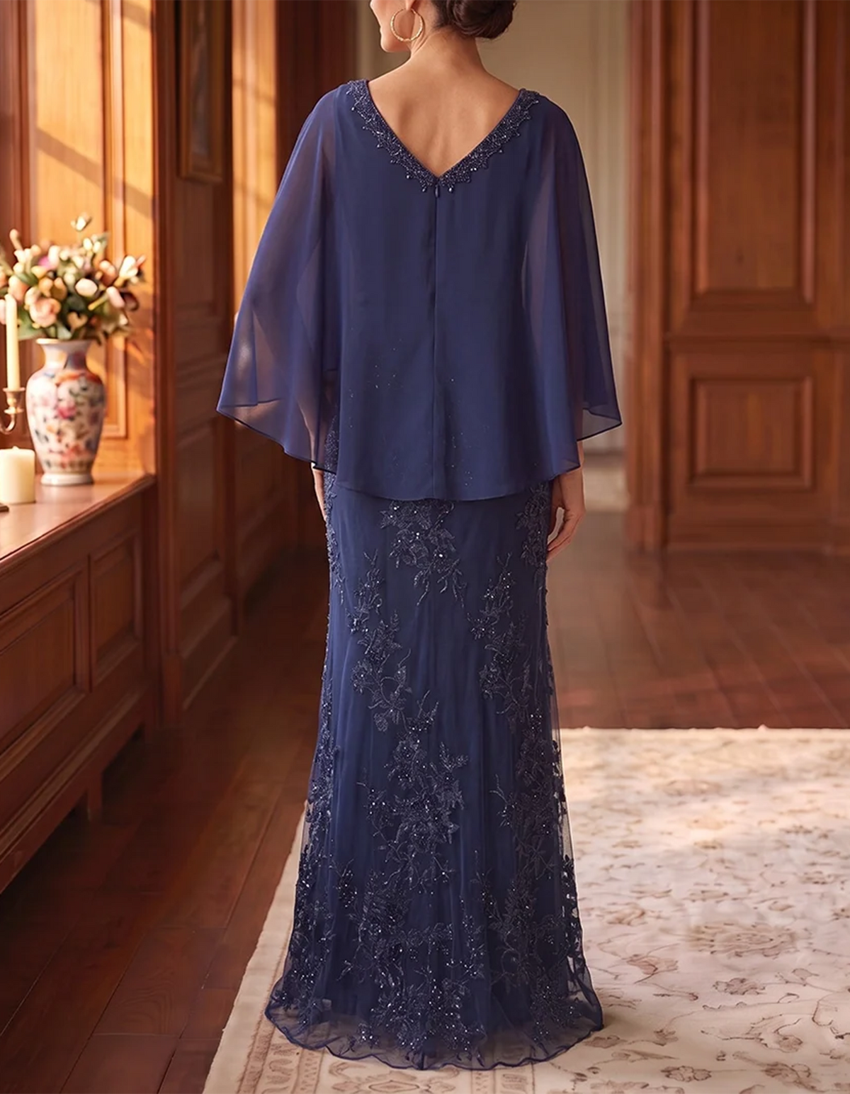 Vestido maxi de encaje de gasa azul marino con mangas capa cortas y escote en V con cuentas