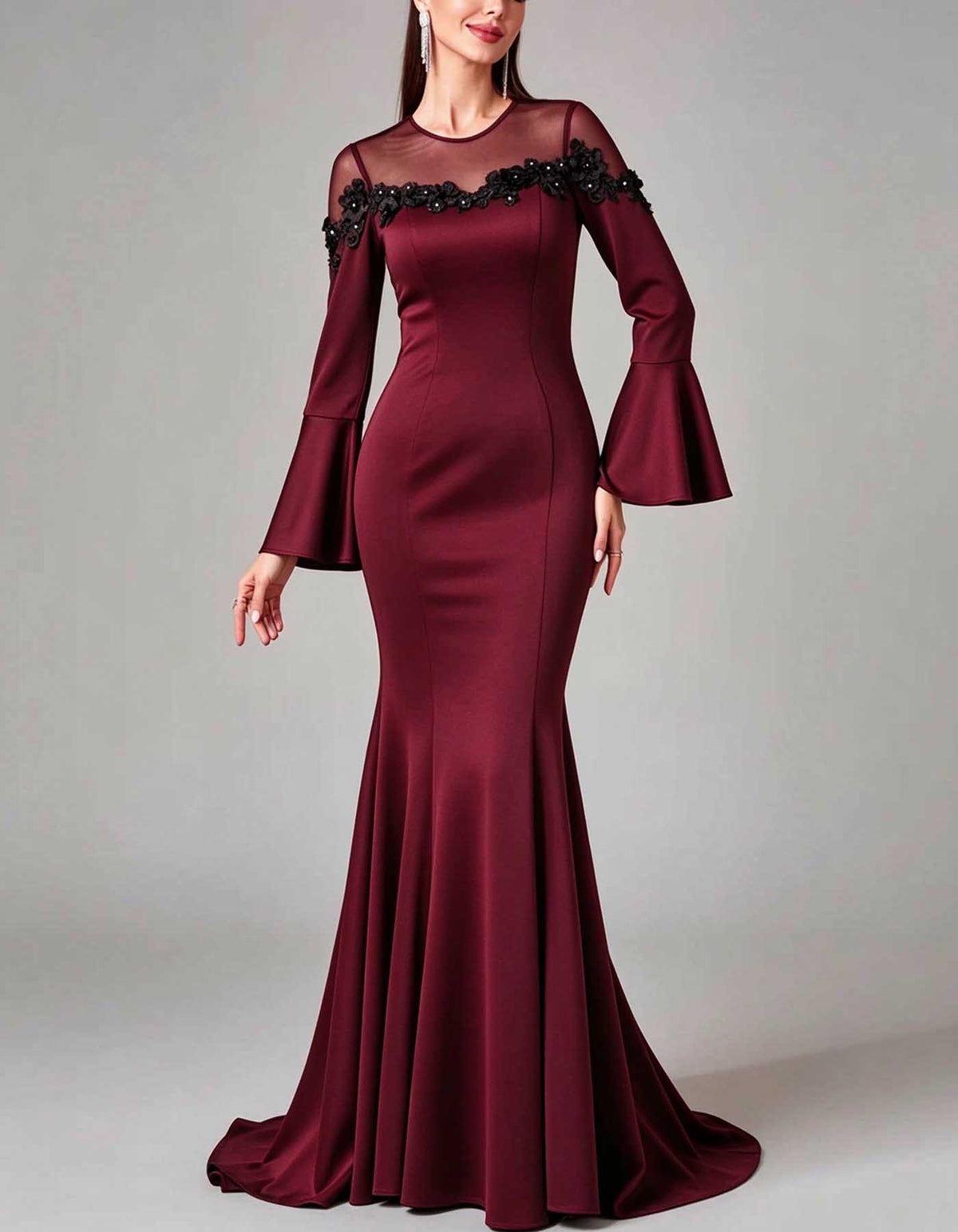 Maxikleid mit Illusions-Mesh-Ausschnitt, floraler Spitze und ausgestellten Ärmeln