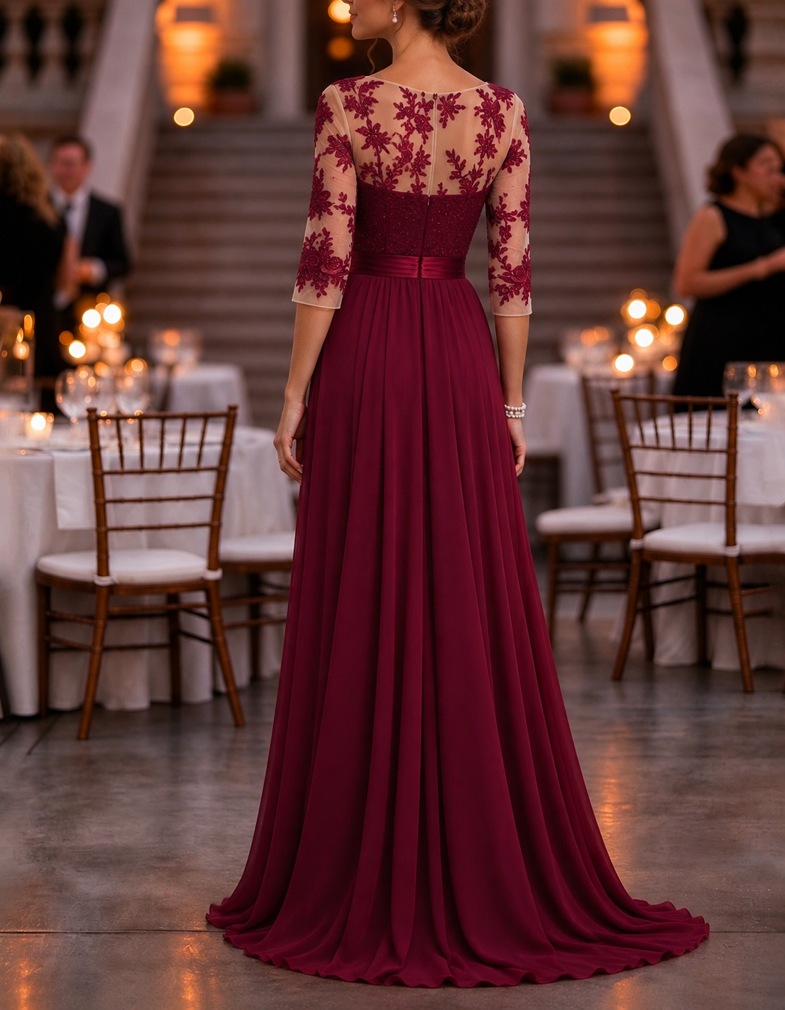 Vestido largo de encaje floral burdeos con aplique