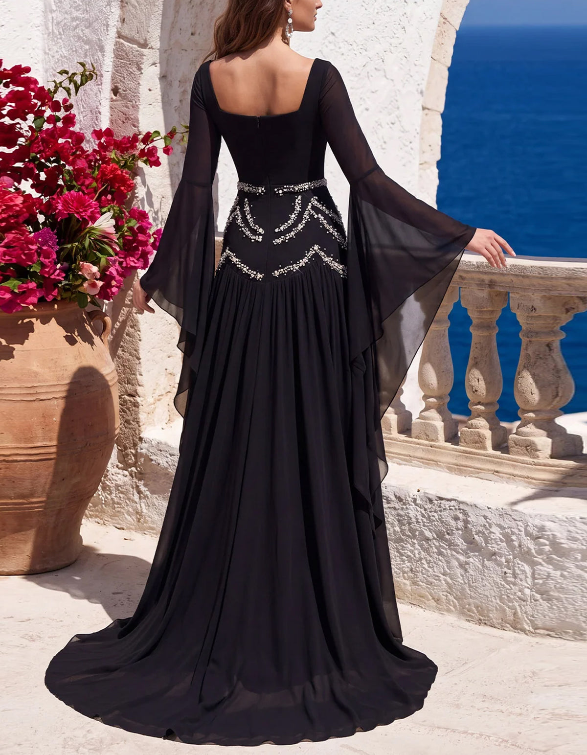 Vestido largo negro de gasa con escote cuadrado