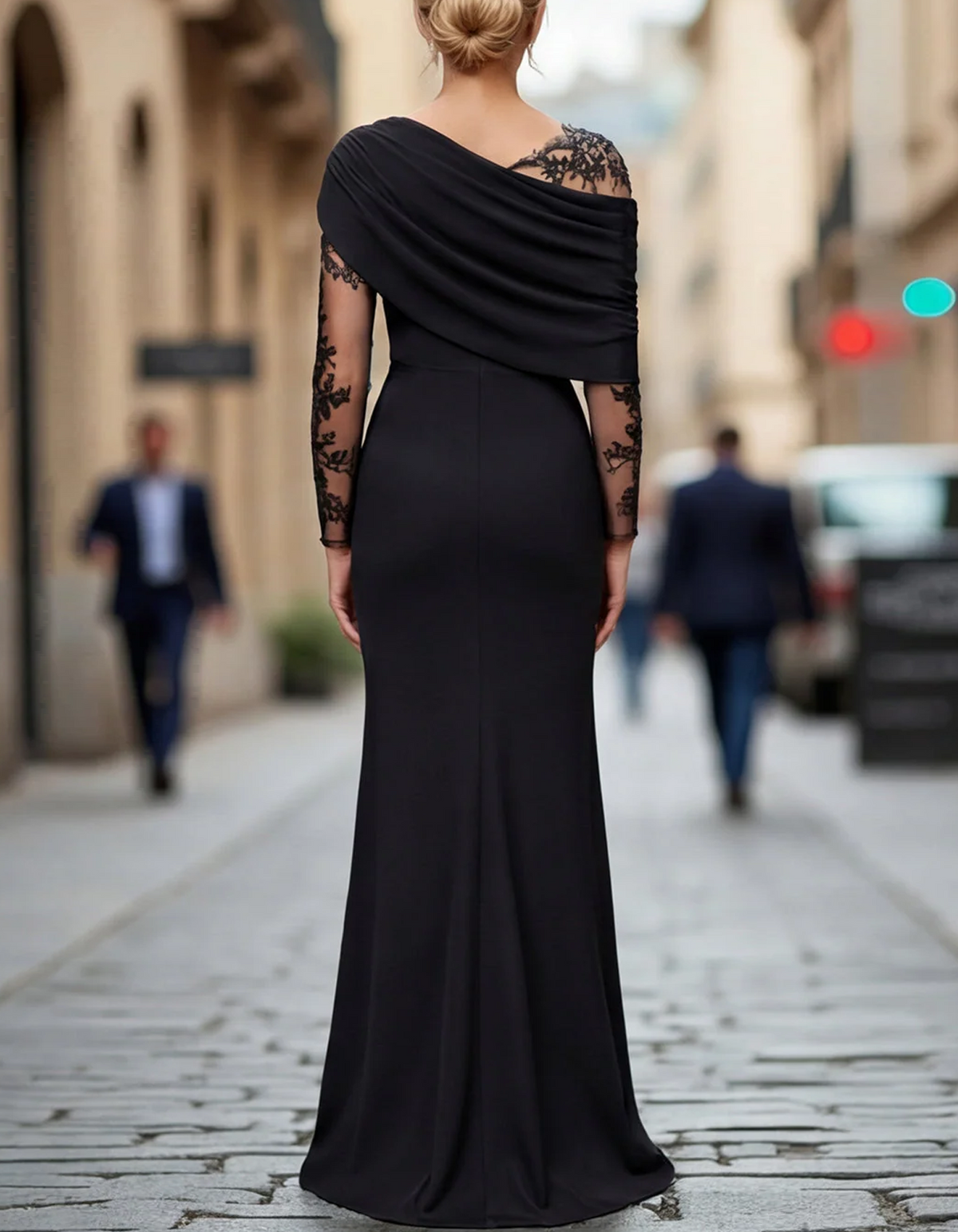 Vestido largo negro de sirena con hombros descubiertos y mangas de encaje