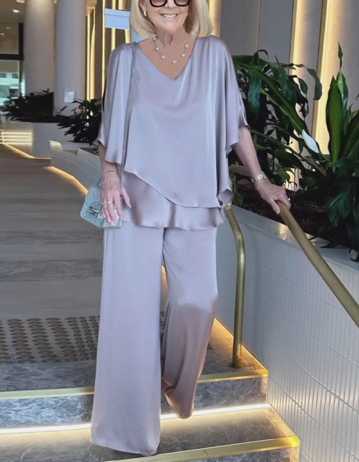 Ensemble deux pièces uni avec haut à manches courtes et col en V et pantalon