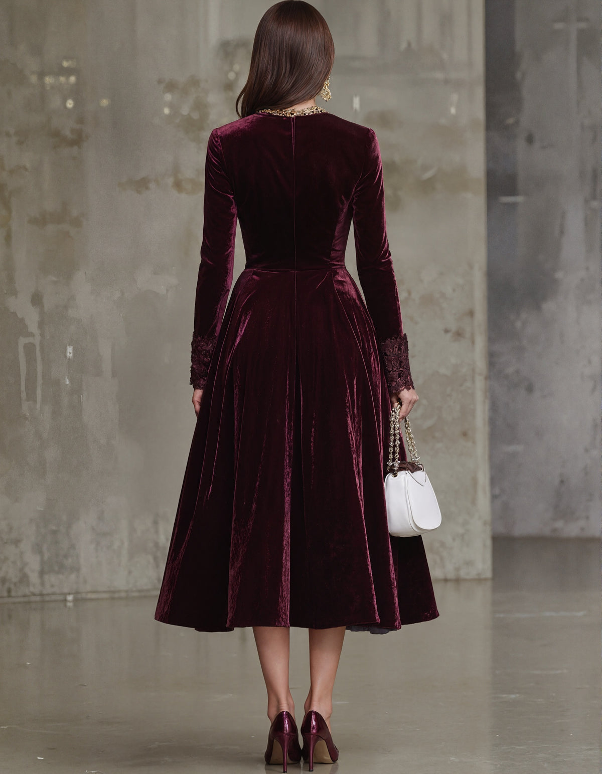Rochie midi din catifea burgundy cu dantelă