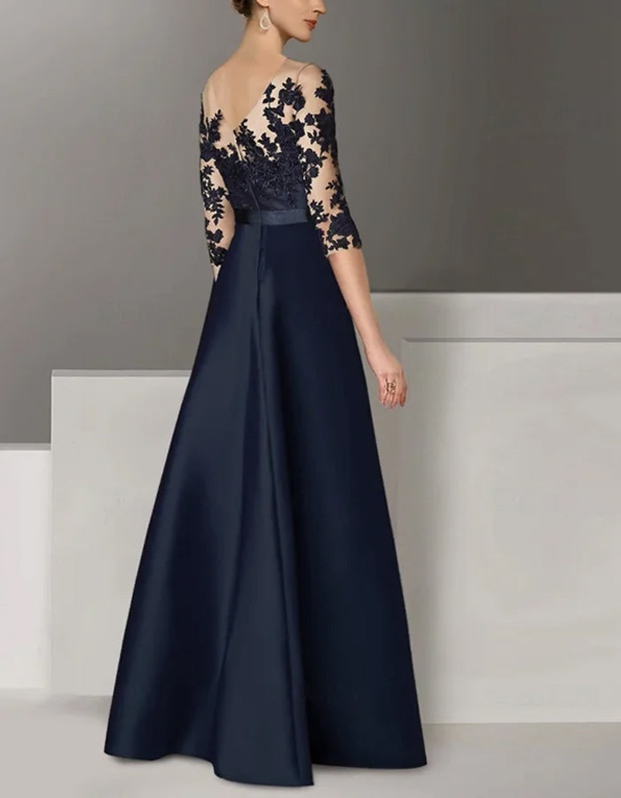 Maxikleid mit zartem Blumen-Spitzenmuster in einfarbiger Ausführung