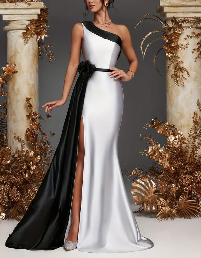 Vestido Maxi de Cetim Preto e Branco com Ombros Descobertos