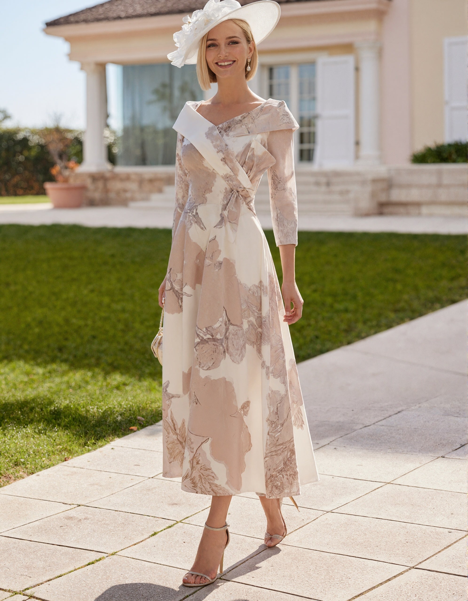 Vestido Midi de Chiffon Cor Damasco com Decote em V e Estampa Floral