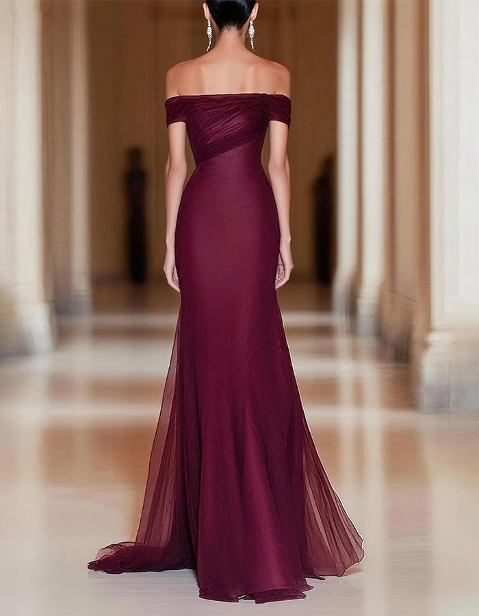 Robe maxi rouge en tulle épaules dénudées