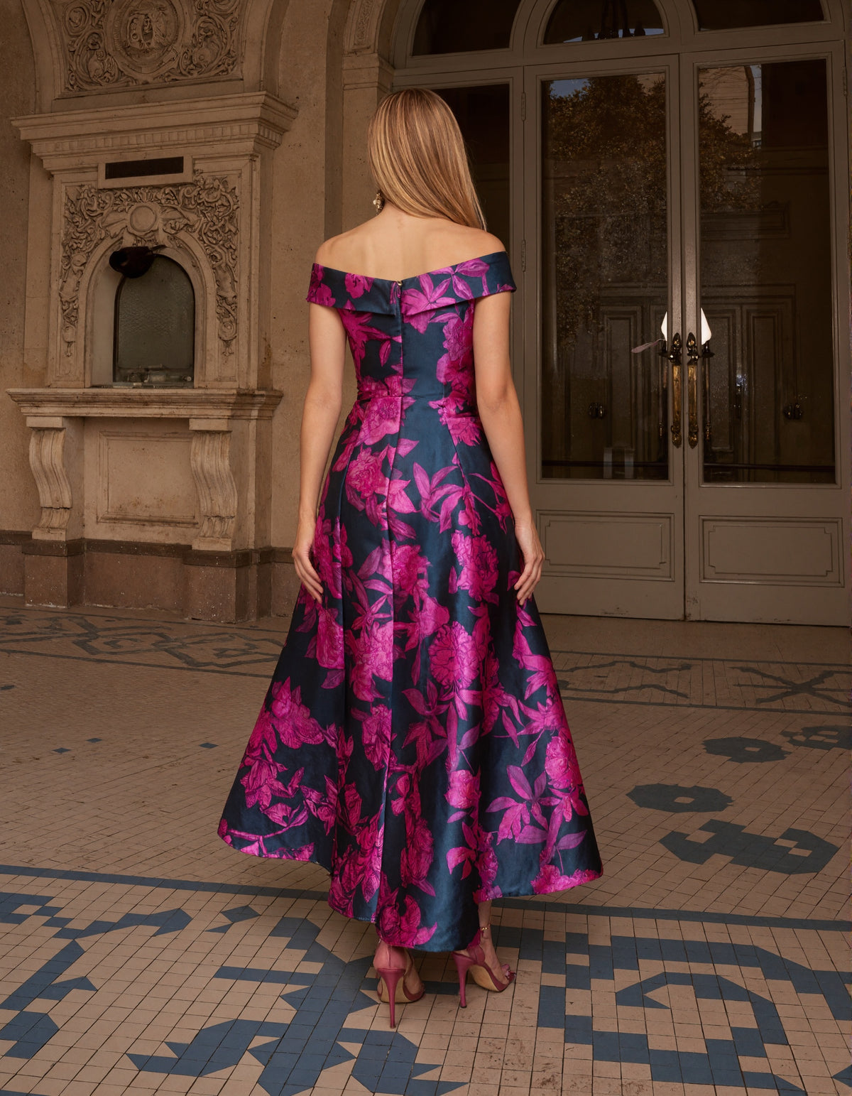 Robe midi de soirée de mariage en satin imprimé rouge rose  