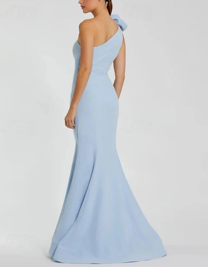Robe maxi à une épaule en crêpe stretch avec volants